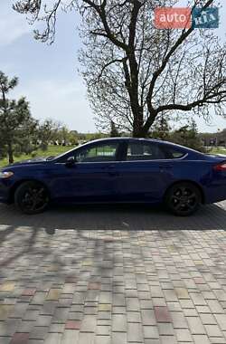 Седан Ford Fusion 2015 в 