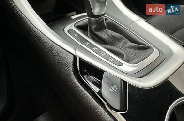 Седан Ford Fusion 2015 в 