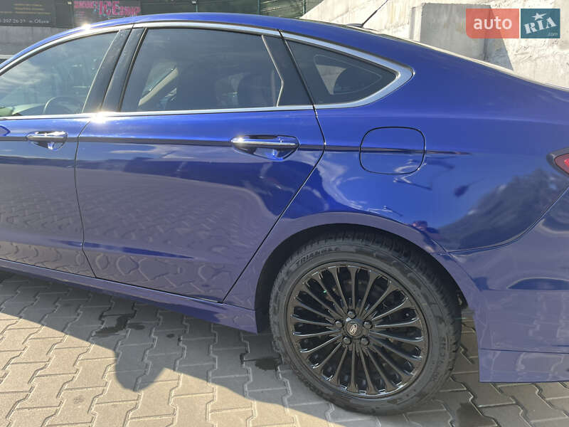 Седан Ford Fusion 2015 в Обухове