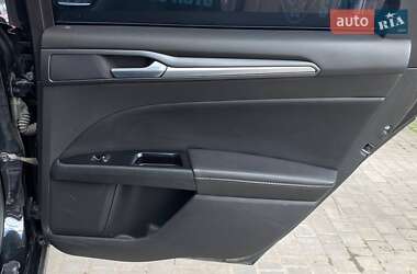 Седан Ford Fusion 2015 в 