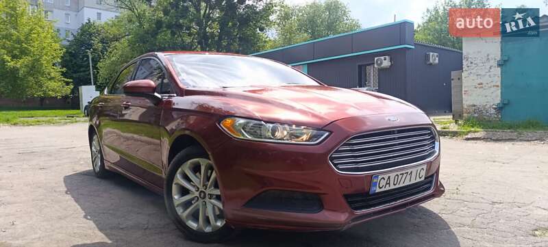Седан Ford Fusion 2013 в Умани