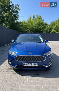 Седан Ford Fusion 2018 в 
