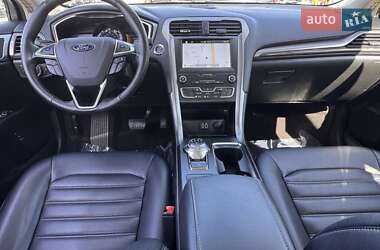 Седан Ford Fusion 2019 в 