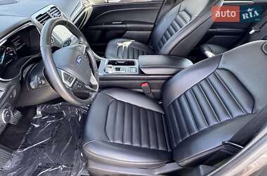 Седан Ford Fusion 2019 в 