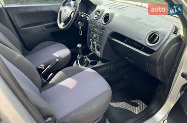 Хэтчбек Ford Fusion 2008 в 
