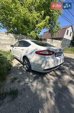 Седан Ford Fusion 2012 в 