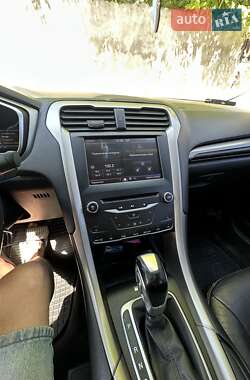 Седан Ford Fusion 2012 в 