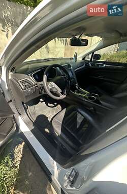 Седан Ford Fusion 2012 в 