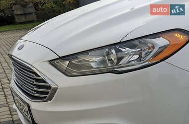Седан Ford Fusion 2017 в 