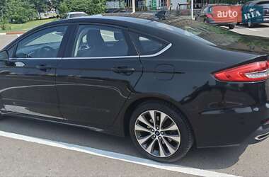 Седан Ford Fusion 2019 в 
