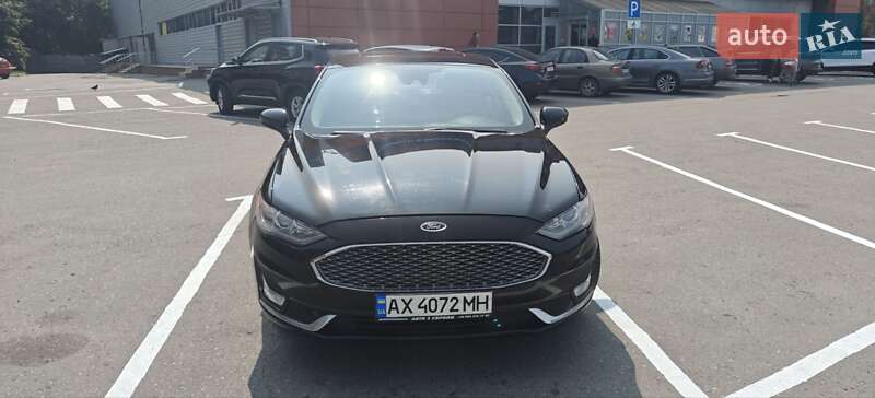 Седан Ford Fusion 2019 в 