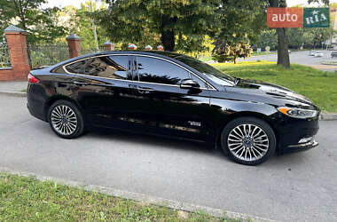 Седан Ford Fusion 2017 в 