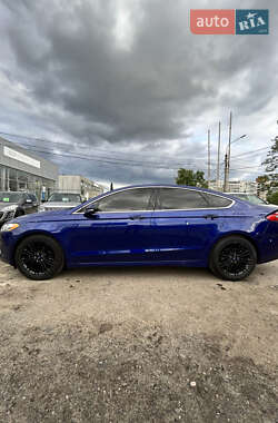 Седан Ford Fusion 2016 в 