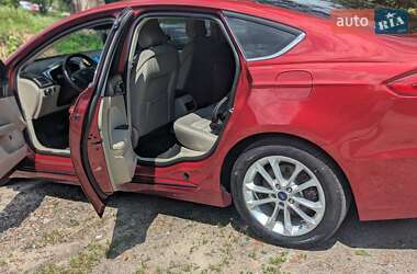 Седан Ford Fusion 2019 в 