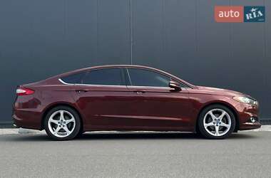 Седан Ford Fusion 2015 в 