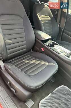 Седан Ford Fusion 2015 в 