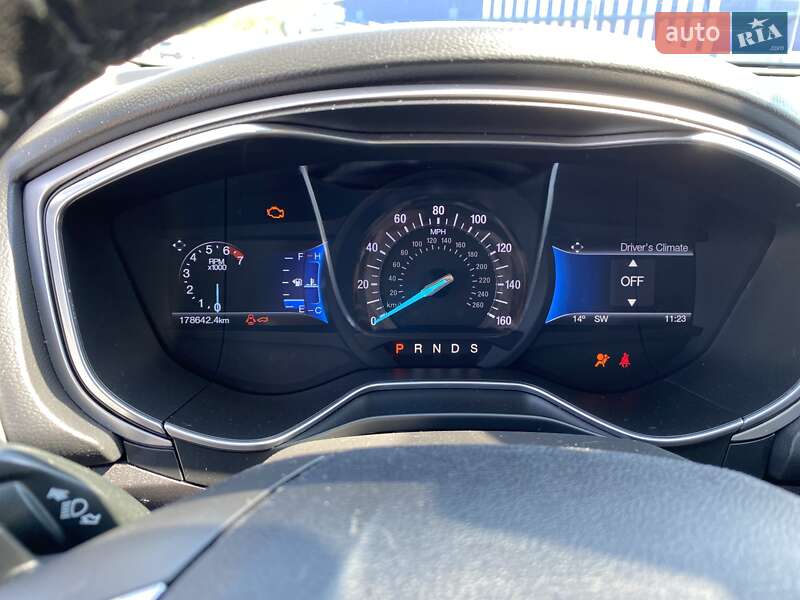 Седан Ford Fusion 2015 в Ровно