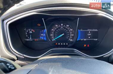 Седан Ford Fusion 2015 в 