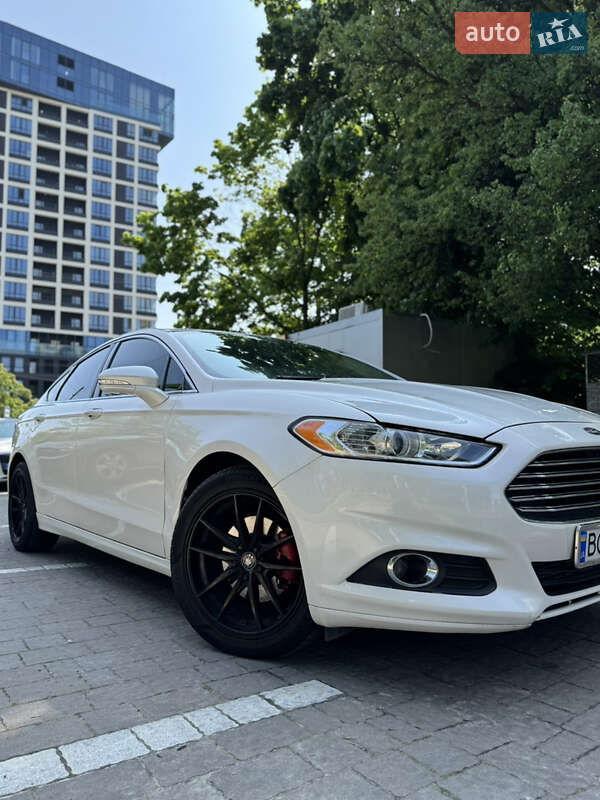 Седан Ford Fusion 2013 в Львове