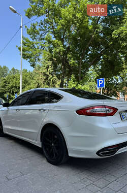 Седан Ford Fusion 2013 в 