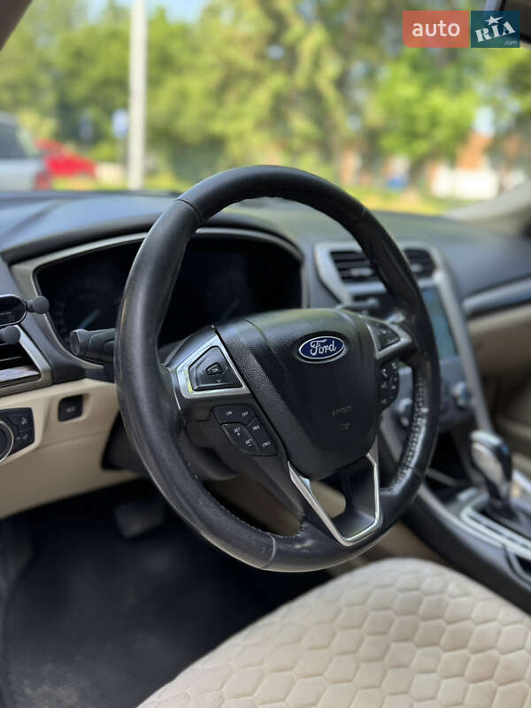 Седан Ford Fusion 2013 в Львове