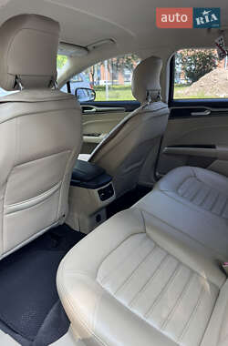 Седан Ford Fusion 2013 в 