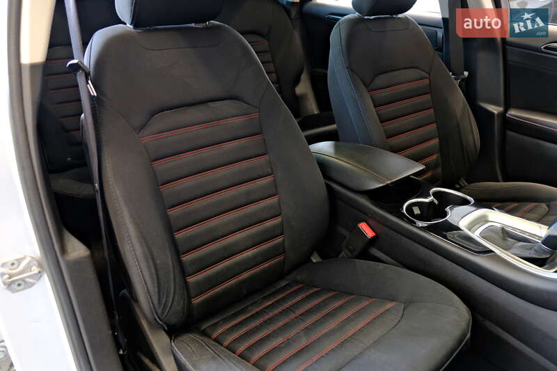 Седан Ford Fusion 2016 в Одессе