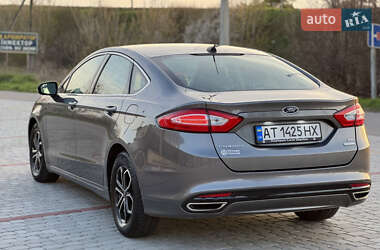 Седан Ford Fusion 2014 в 