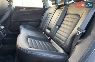 Седан Ford Fusion 2014 в 