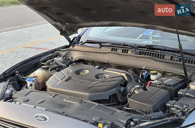 Седан Ford Fusion 2014 в 