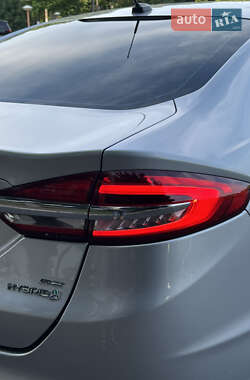 Седан Ford Fusion 2017 в 
