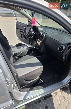 Хэтчбек Ford Fusion 2005 в 