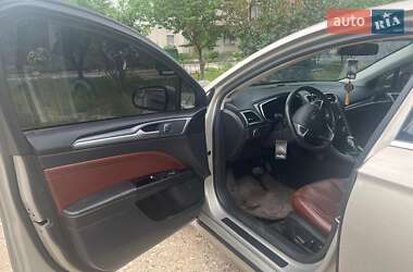 Седан Ford Fusion 2015 в 