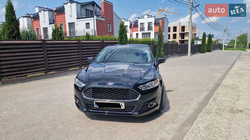 Седан Ford Fusion 2014 в Львове