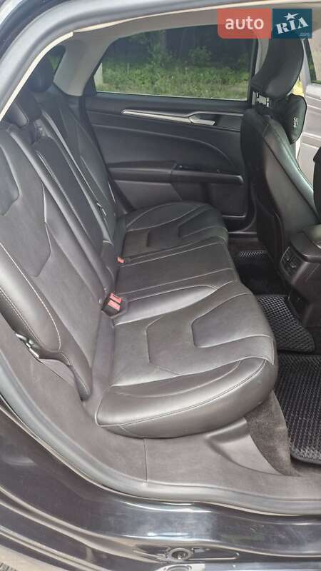 Седан Ford Fusion 2014 в Львове