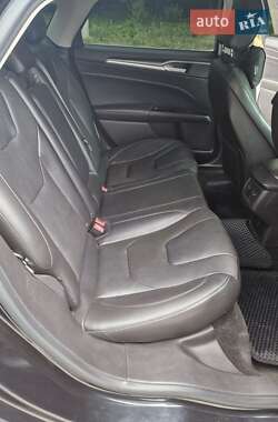 Седан Ford Fusion 2014 в 
