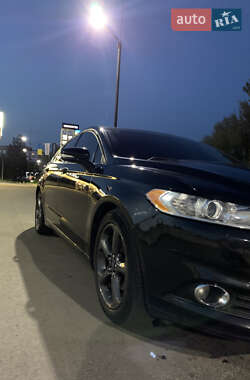 Седан Ford Fusion 2014 в 