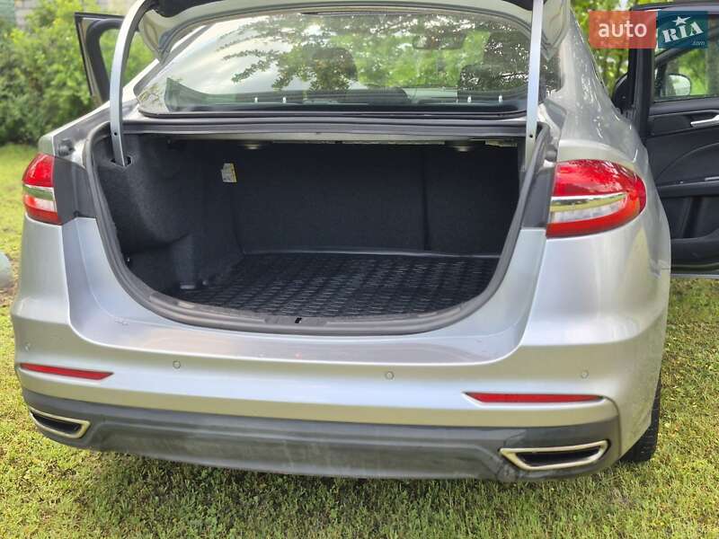 Седан Ford Fusion 2019 в Славутиче