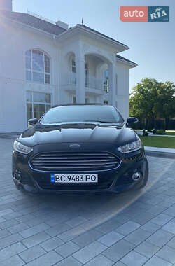 Седан Ford Fusion 2016 в 