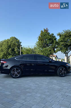 Седан Ford Fusion 2016 в 