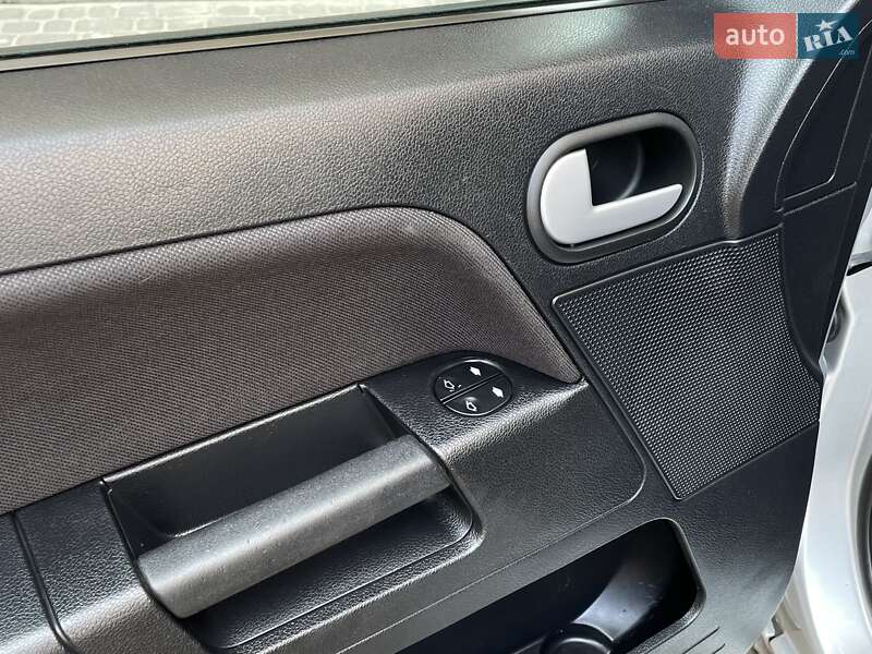Хэтчбек Ford Fusion 2008 в Виннице