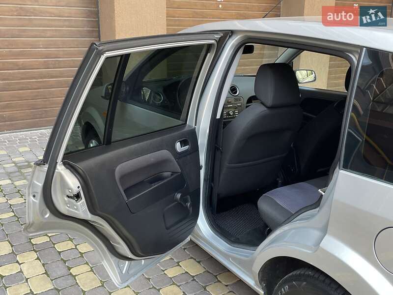 Хэтчбек Ford Fusion 2008 в Виннице