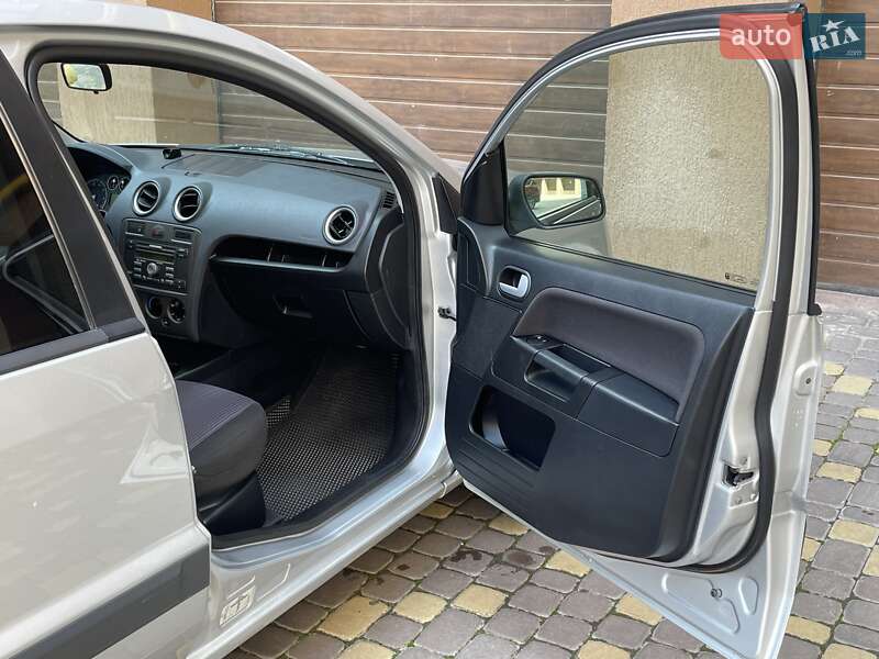 Хэтчбек Ford Fusion 2008 в Виннице
