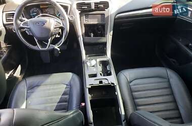 Седан Ford Fusion 2017 в 