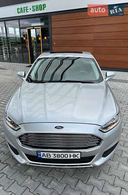 Седан Ford Fusion 2015 в 