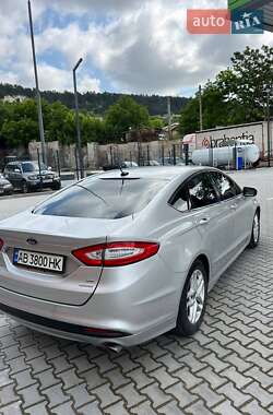 Седан Ford Fusion 2015 в 