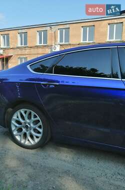 Седан Ford Fusion 2013 в 