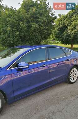 Седан Ford Fusion 2013 в 