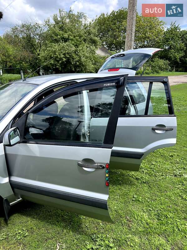 Хэтчбек Ford Fusion 2006 в Старой Синяве