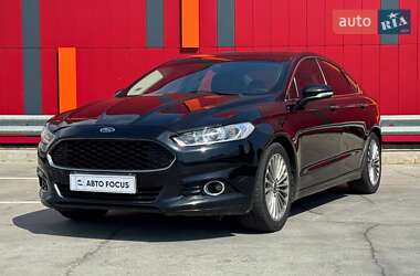 Седан Ford Fusion 2016 в 